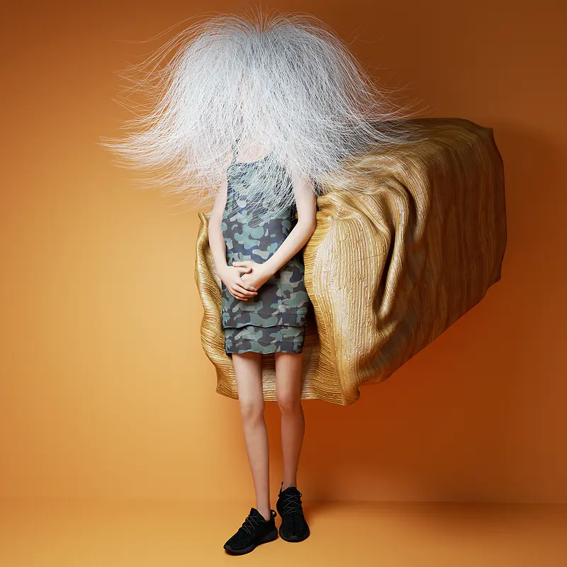 ��ɫ�����׷���Ů-������