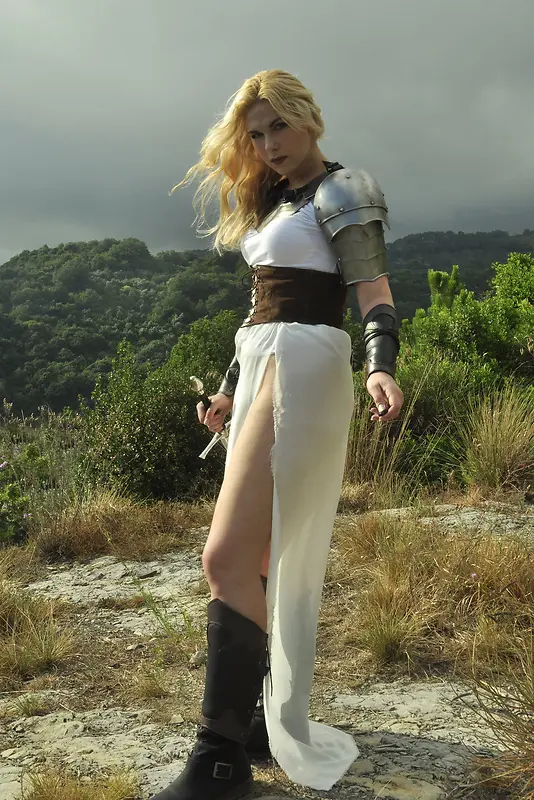 �𷢰���Ůսʿ��Ӱͼ-������