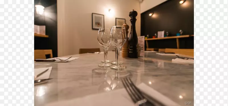 CHEZ BEALE Pigalle��CHEZ BEALE Montorgueil Rue Montorgueil-TABLE-������