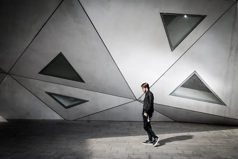 ����������������������-������