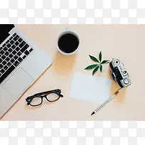 笔记本咖啡眼镜单反静物摄影-空若网 笔记本咖啡眼镜单反静物摄影-空若网