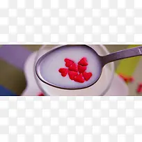 勺子中的爱-空若网 勺子中的爱-空若网