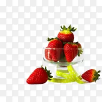 杯子里的红草莓-空若网 杯子里的红草莓-空若网