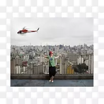 沙发冲浪我的沙发是你的沙发:探索人们如何生活在世界各地摄影肖像画-人-空若网 沙发冲浪我的沙发是你的沙发:探索人们如何生活在世界各地摄影肖像画-人-空若网