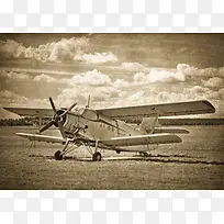 草地上的飞机摄影-空若网 草地上的飞机摄影-空若网