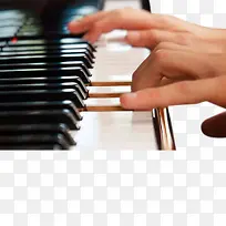 弹钢琴的手艺术摄影-空若网 弹钢琴的手艺术摄影-空若网