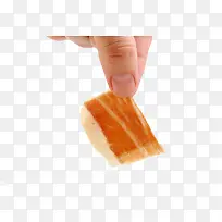 红色美味的食物手捏着切片的西班-空若网 红色美味的食物手捏着切片的西班-空若网