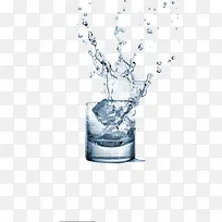喷溅的水花杯子装饰素材-空若网 喷溅的水花杯子装饰素材-空若网