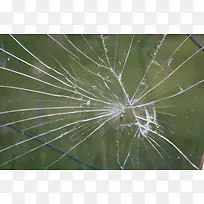 洞口碎裂的玻璃-空若网 洞口碎裂的玻璃-空若网
