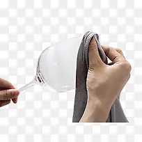 小心擦拭酒杯-空若网 小心擦拭酒杯-空若网