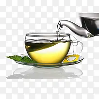 往杯子里倒茶-空若网 往杯子里倒茶-空若网