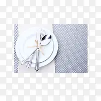 北欧风格餐垫和白色餐具-空若网 北欧风格餐垫和白色餐具-空若网