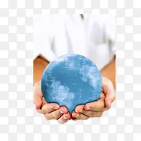 托着地球仪的双手-空若网 托着地球仪的双手-空若网