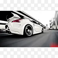 白色时尚汽车飞驰-空若网 白色时尚汽车飞驰-空若网
