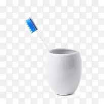 杯子里的牙刷-空若网 杯子里的牙刷-空若网