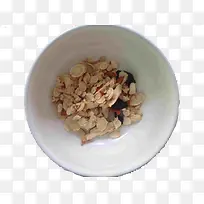 装在杯子里的黄芪片-空若网 装在杯子里的黄芪片-空若网