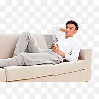 躺着看电脑的男人-空若网 躺着看电脑的男人-空若网