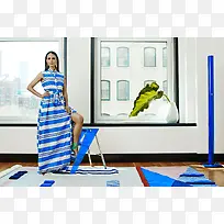 条纹长裙女性摄影-空若网 条纹长裙女性摄影-空若网