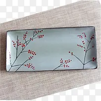 桌布上的蓝色长方形盘子-空若网 桌布上的蓝色长方形盘子-空若网